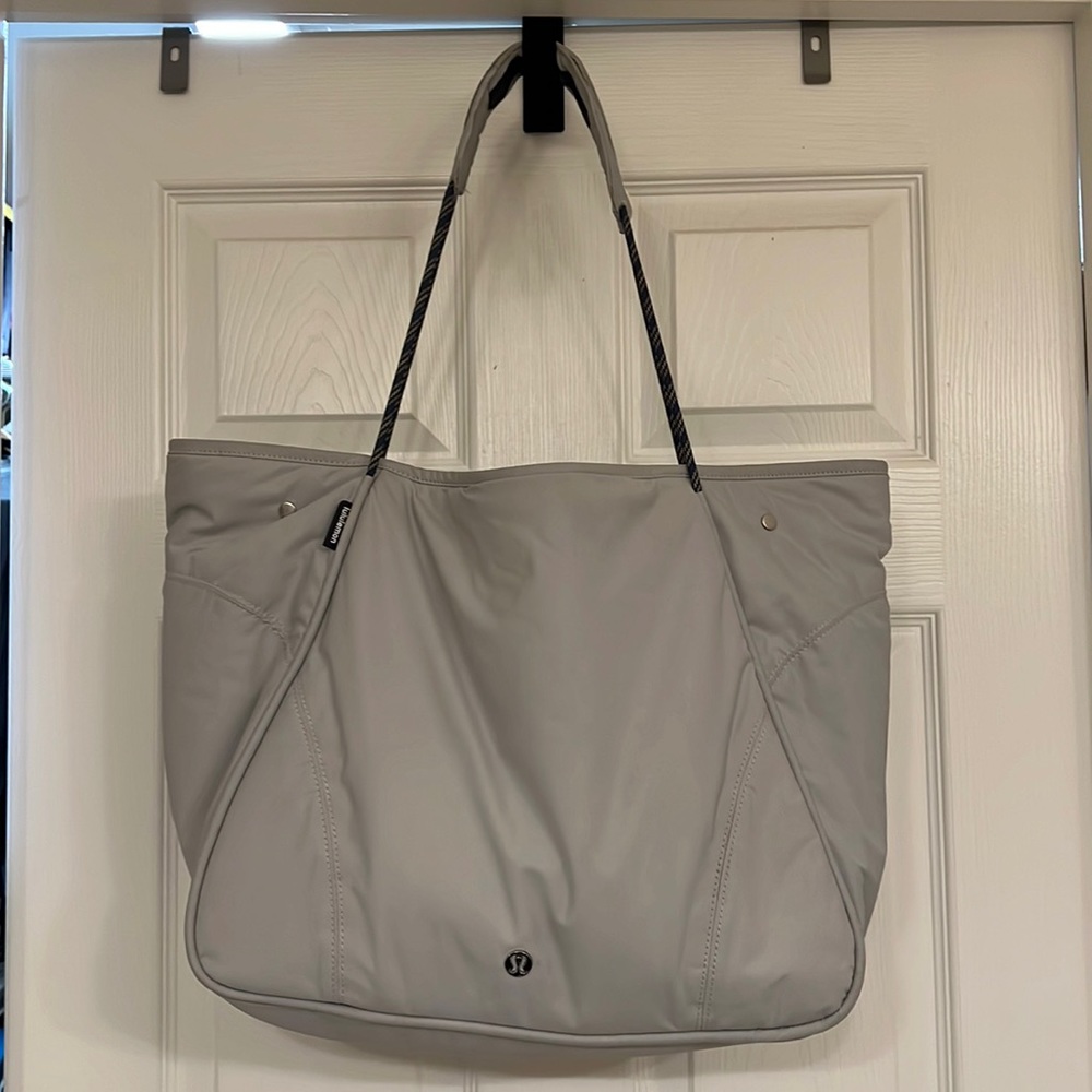 EUC lululemon tote bag